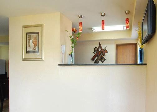 Express Inn - Wall 파밍데일 내부 사진
